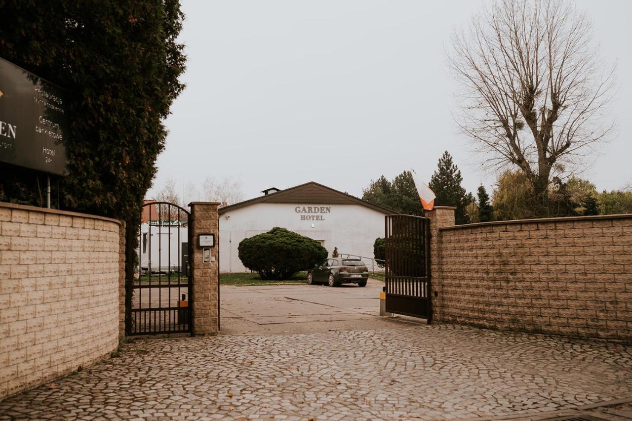 花园酒店 Oleśnica 外观 照片