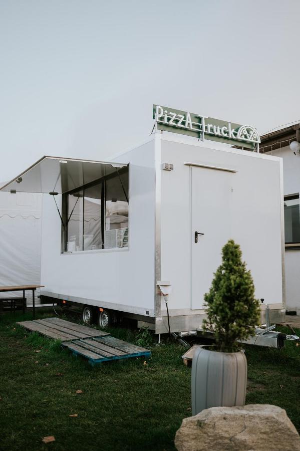 花园酒店 Oleśnica 外观 照片